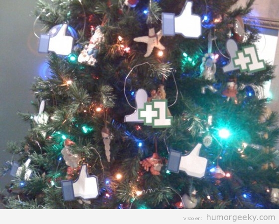 Árbol de Navidad con iconos de Facebook