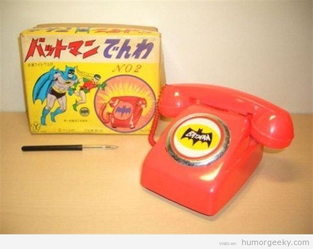 Teléfono rojo de Batman - Humor Geeky