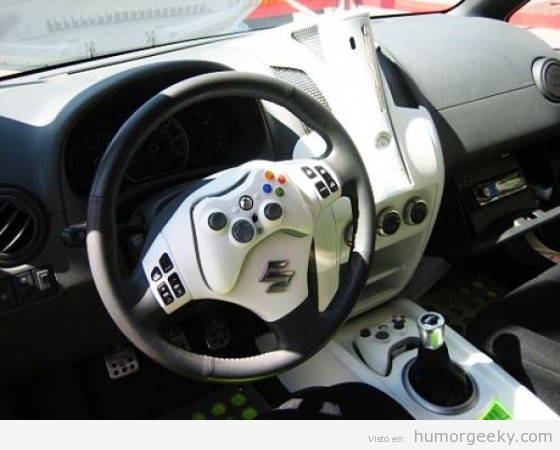 Mando de Xbox en un volante