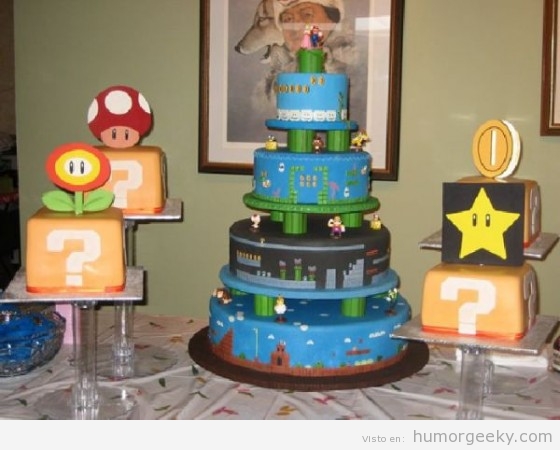 Tarta de cumpleaños con personajes y escenas de Super Mario Bros