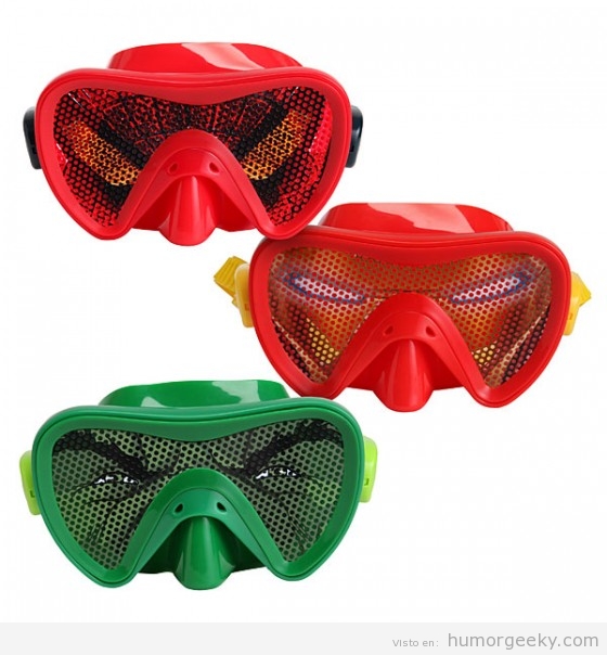 Gafas de buceo con los ojos de superhéroes