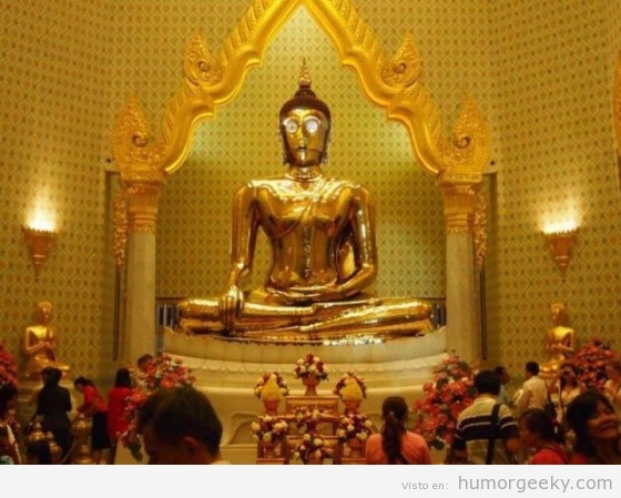 Figura de C3PO al estilo Buda
