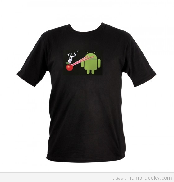 Camiseta animada android destruye a apple