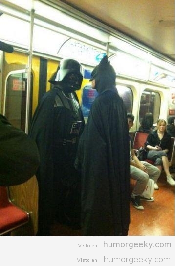 Darth Vader y Batman en el metro