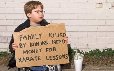 Niño friki pidiendo limosna