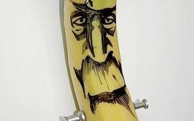 Platanostein