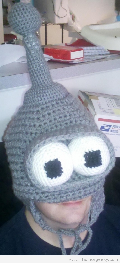 Cabeza de Bender hecha con crochet