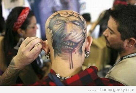 Tatuaje en la cabeza