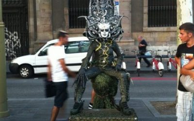 Estatua viviente friki