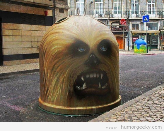 Contenedor de vidrio pintado con cara de Chewbacca