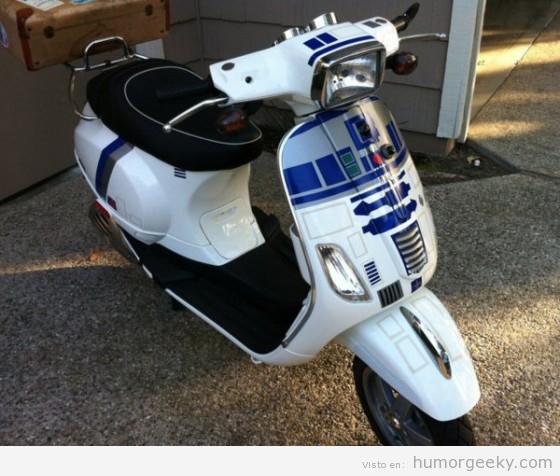 Moto R2-D2