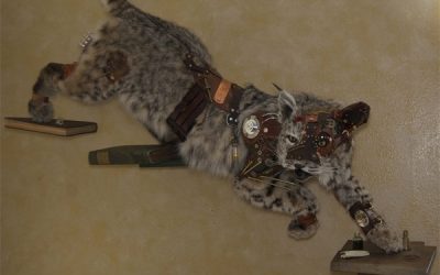 Gato disecado steampunk
