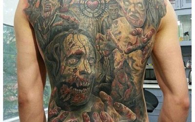 Tatuaje en la espalda inspirado en el apocalipsis zombi