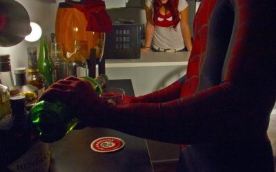 El crímen ha vuelto alcohólico a Spiderman