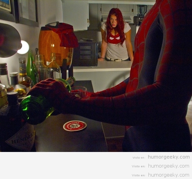 El crímen ha vuelto alcohólico a Spiderman