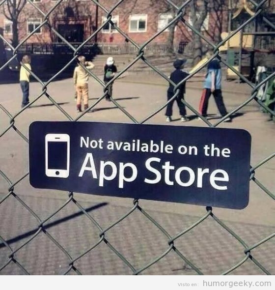 Niños jugando en la calle, cartel de No disponible en la App Store
