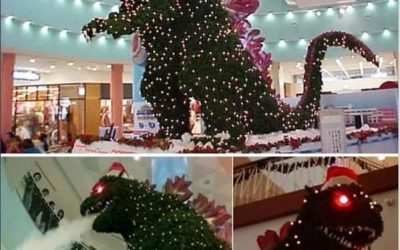 A juzgar por la forma del árbol de Navidad, este centro comercial tiene que estar en Japón