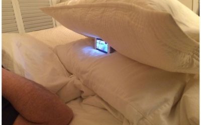 El truco definitivo para ver una serie en el smarthphone en tu cama