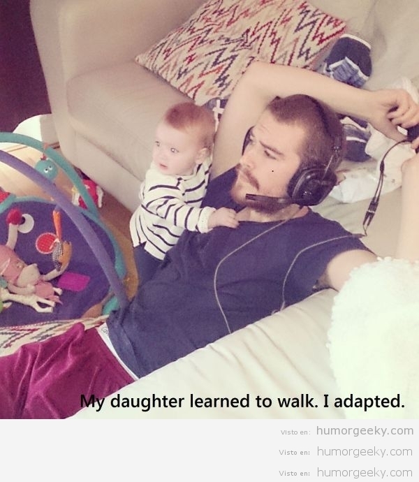Cuando tu bebé empieza a caminar pero quieres seguir viciado a tus videojuegos…