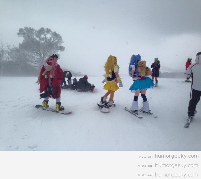 Así es una kedada Otaku Cosplay en la nieve