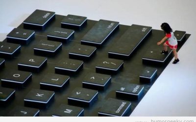 Un teclado gigante en el que poder teclear pisando… ¡QUIERO!